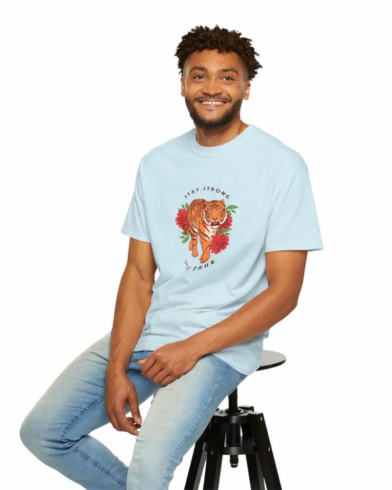 Stay Strong, Stay True lion T-shirt - Unisex