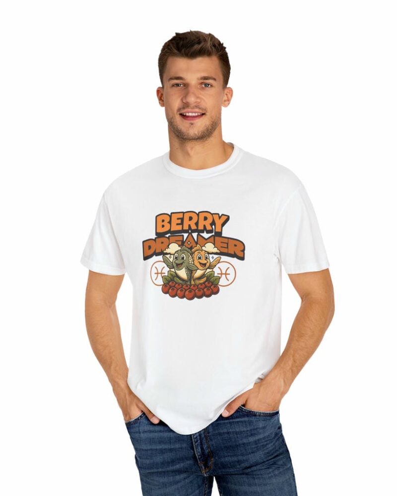 Berry Dreamer T-shirt - Unisex